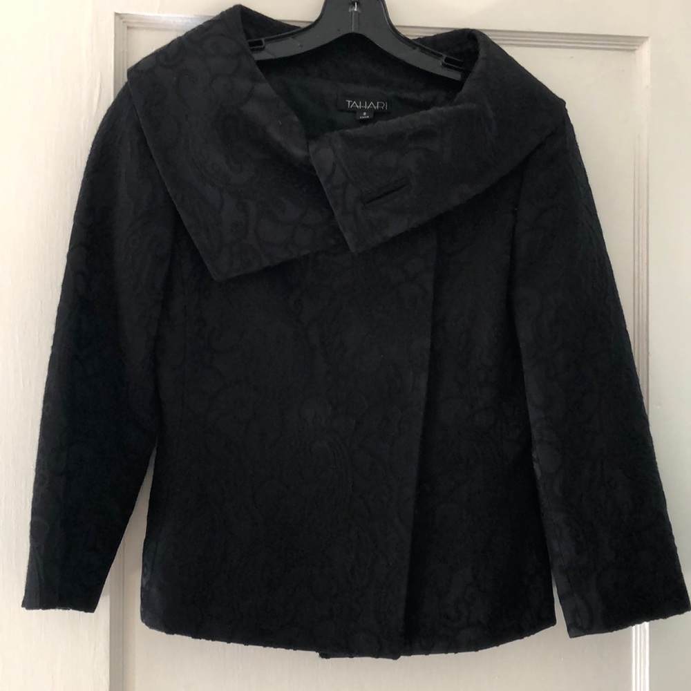 Tahari suit black size 2